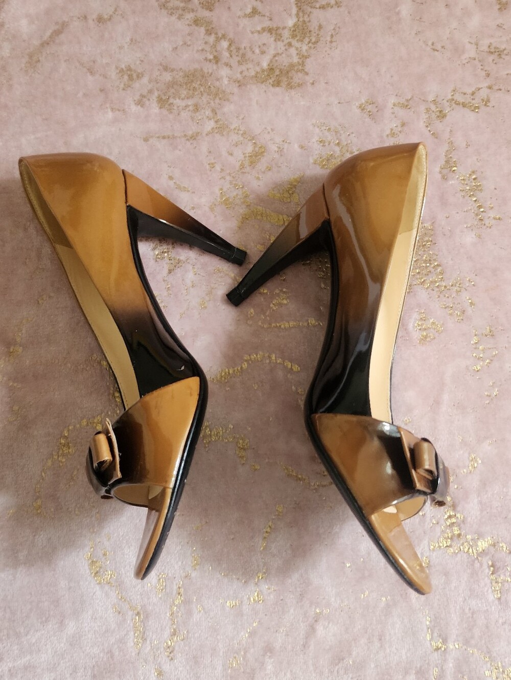 PRADA | Two-Tone Brown Patent Peep-Toe Heels with Bow - Picture 2 of 13